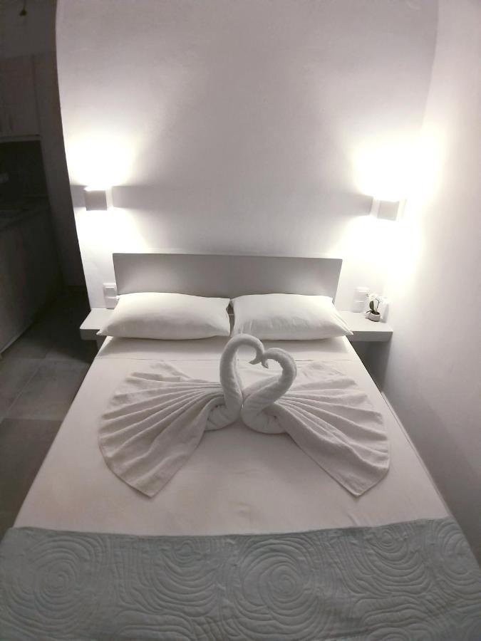 סקירוס Mavrikou Helen Apartments מראה חיצוני תמונה