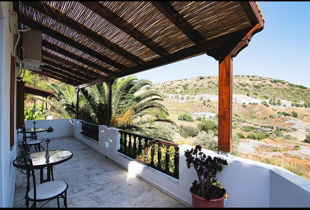 סקירוס Mavrikou Helen Apartments מראה חיצוני תמונה