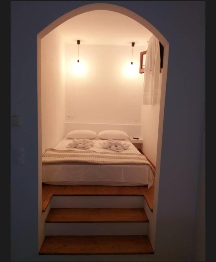 סקירוס Mavrikou Helen Apartments מראה חיצוני תמונה