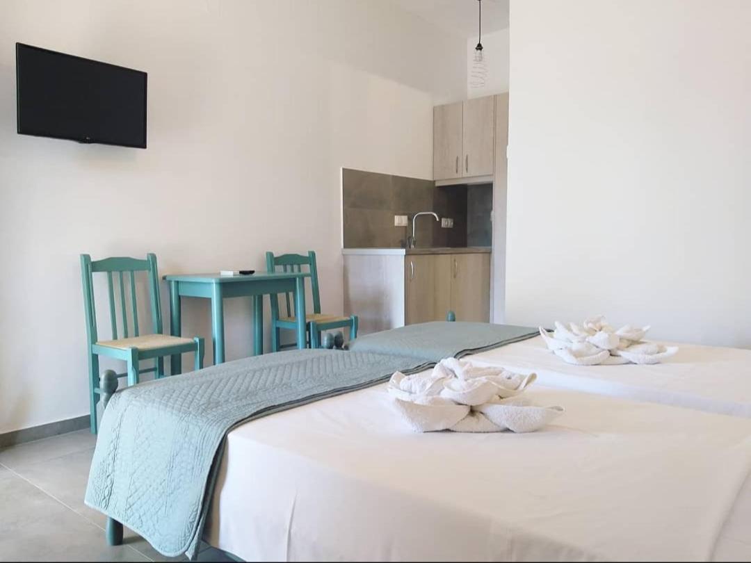 סקירוס Mavrikou Helen Apartments מראה חיצוני תמונה