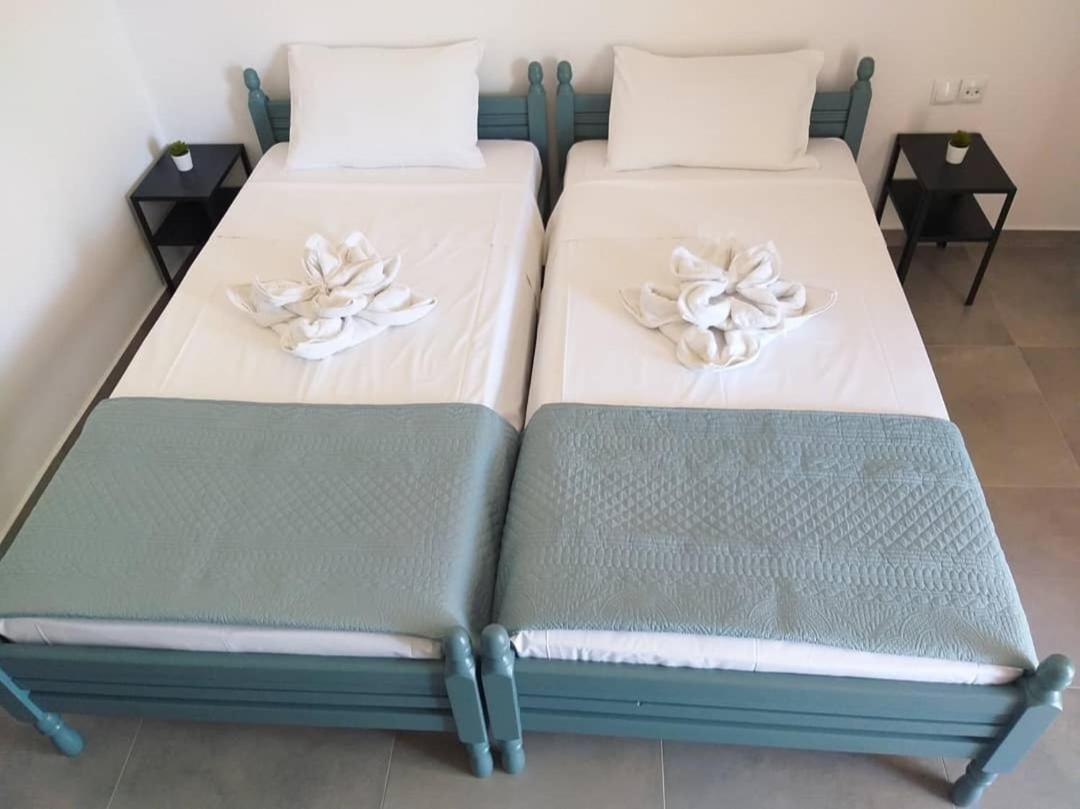 סקירוס Mavrikou Helen Apartments מראה חיצוני תמונה