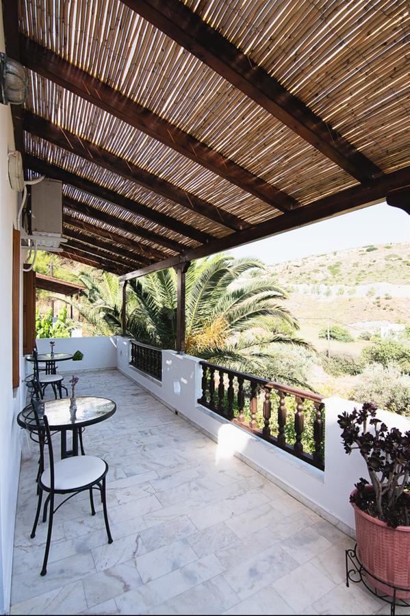 סקירוס Mavrikou Helen Apartments מראה חיצוני תמונה